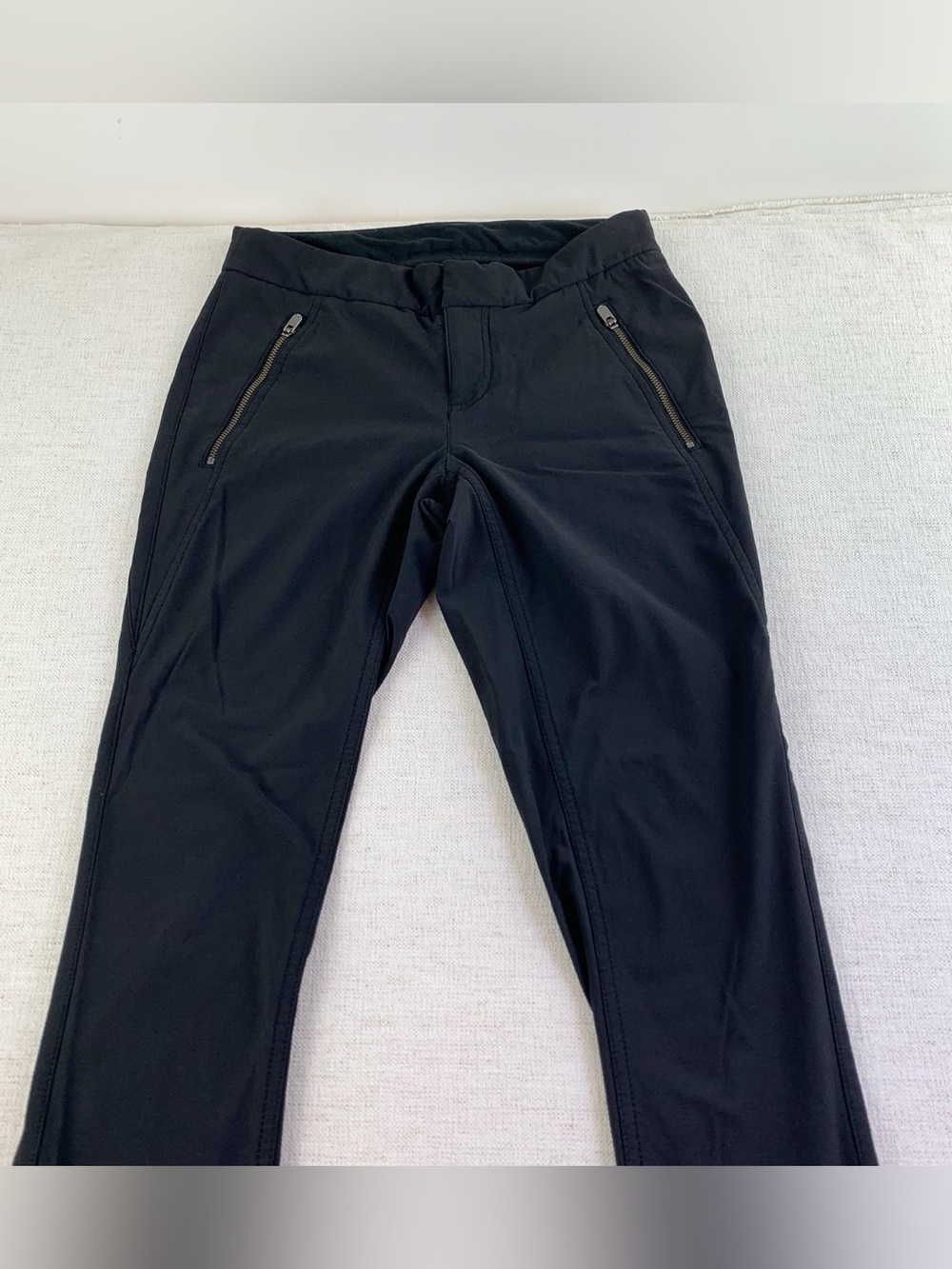 Athleta women's low rise Highline Hybrid Cargo skinny Pant in black zipper ankle - Picture 2 of 15